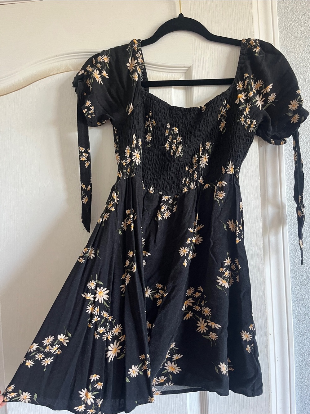 American Eagle Outfitters Black Daisy Print Mini Dress